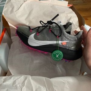 Off white x Wmns Vapor street “lashed fushsia”